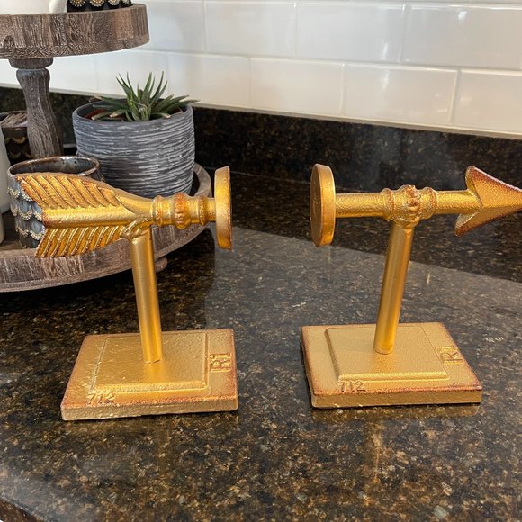 Creative Co-op Heavy Painted Concrete Arrow Bookends